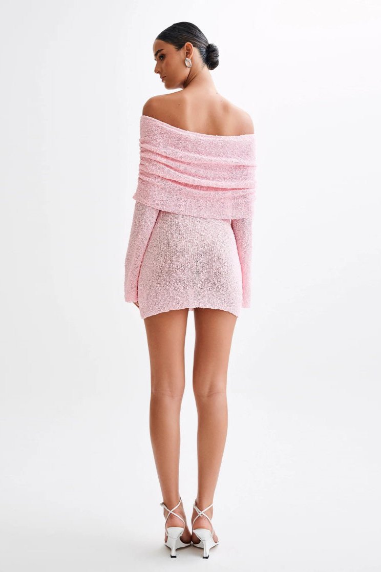Sukienka mini bouclé bez ramiączek z narzutką dzianinowa