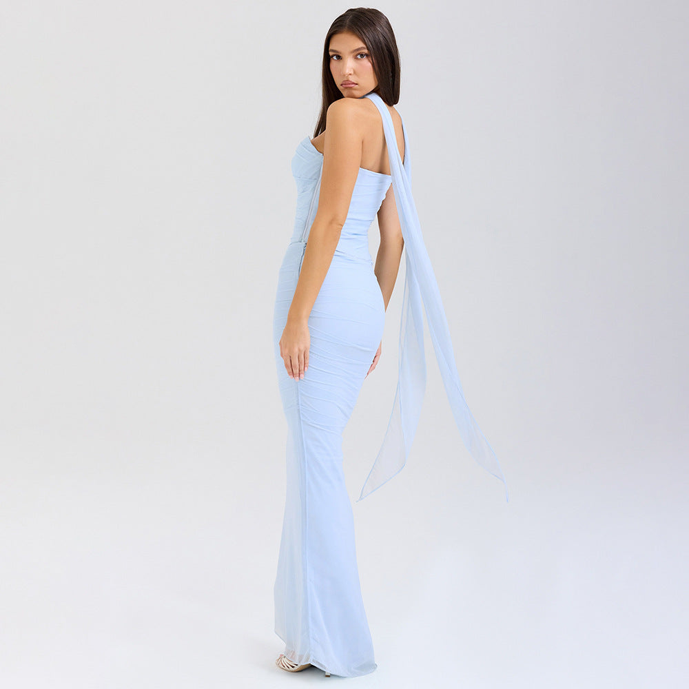 Elegancka sukienka z gorsetem i szarfą